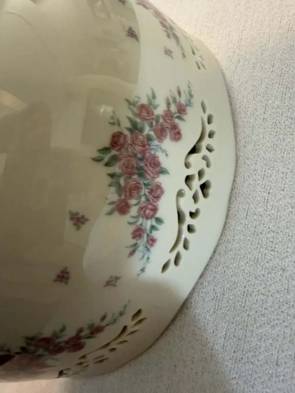 Lenox Petite Rose 8-Inch Pierced Round Serving Bowl with Scalloped Gold Edge